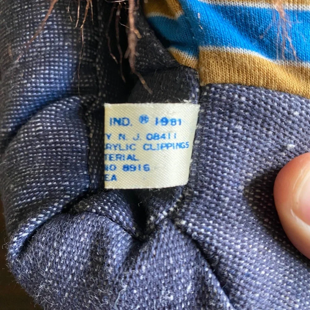 Vintage‎ 1981 Dog Knee Hugger 21